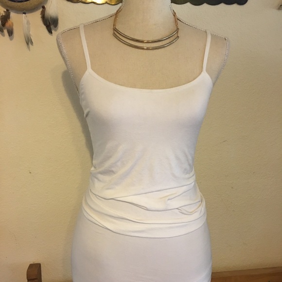 Gold tone double bar on chain necklace - Picture 4 of 7